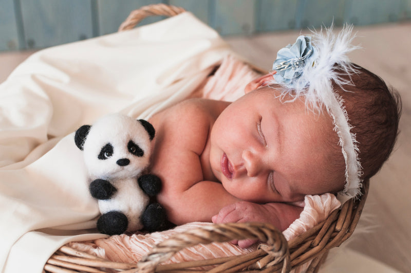 7 Best ASMR Videos As Lullabies For Your Baby